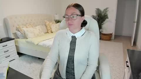 Snapshot of vika7333 chatting on 05.17.26 Ukrainian-woman online show from 05.17.26