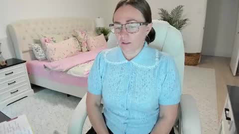 Snapshot of vika7333 chatting on 06.24.26 Ukrainian-woman online show from 06.24.26