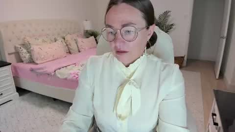 Snapshot of vika7333 chatting on 07.11.26 Ukrainian-woman online show from 07.11.26