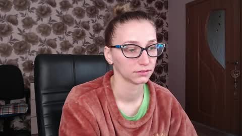 Snapshot of vikaericka chatting on 12.07.24 Vika online show from 12.07.24