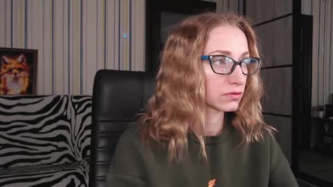 Snapshot of vikaericka chatting on 03.08.25 Vika online show from 03.08.25