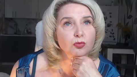 Snapshot of vikaohair chatting on 04.15.26 Vikaohair online show from 04.15.26