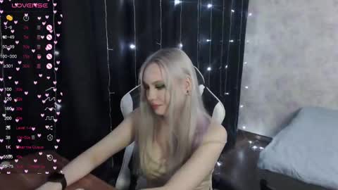 Snapshot of vikapowers chatting on 01.13.25 vikapowers online show from 01.13.25