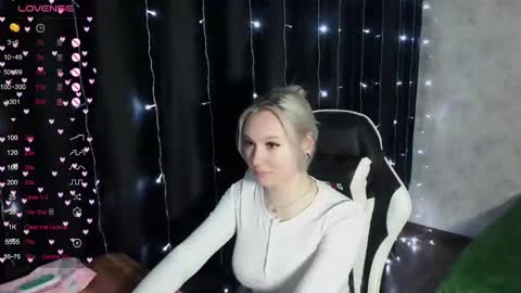 Snapshot of vikapowers chatting on 01.24.25 vikapowers online show from 01.24.25