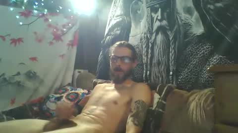 Snapshot of viking43211 chatting on 10.03.25 viking43211 online show from 10.03.25