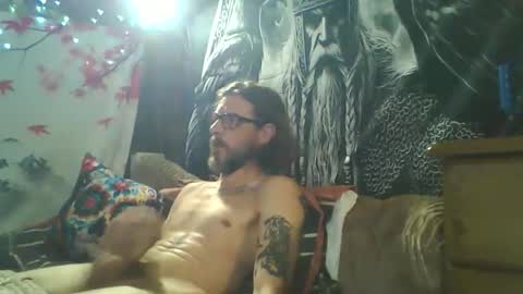 Snapshot of viking43211 chatting on 10.12.25 viking43211 online show from 10.12.25