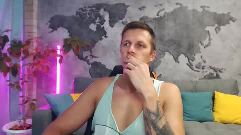 Snapshot of vikingchrisss chatting on 10.26.25 vikingchrisss online show from 10.26.25