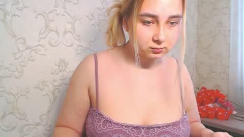 Snapshot of vikiwaitingforyou chatting on 06.29.26 Vitoria online show from 06.29.26
