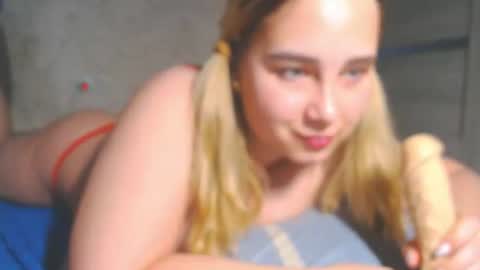 Snapshot of vikiwaitingforyou chatting on 07.20.26 Vitoria online show from 07.20.26