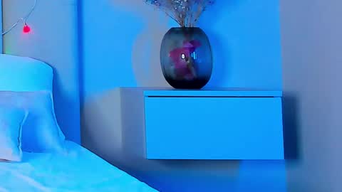 VIKKI online show from 02.16.25