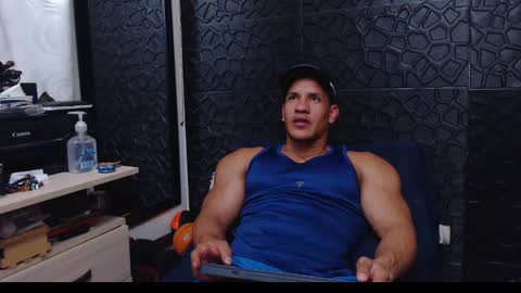Viktor Herrera online show from 01.05.25