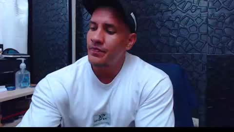 Viktor Herrera online show from 01.22.25