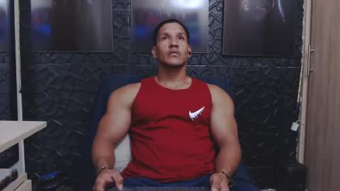 Snapshot of viktorherrera chatting on 04.28.26 Viktor Herrera online show from 04.28.26