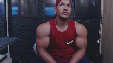Snapshot of viktorherrera chatting on 04.28.26 Viktor Herrera online show from 04.28.26