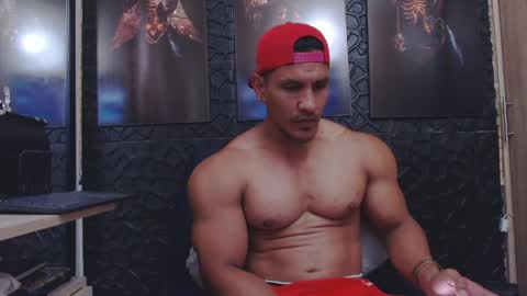 Snapshot of viktorherrera chatting on 05.07.26 Viktor Herrera online show from 05.07.26