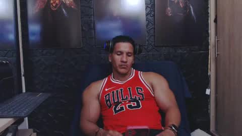 Snapshot of viktorherrera chatting on 05.20.26 Viktor Herrera online show from 05.20.26