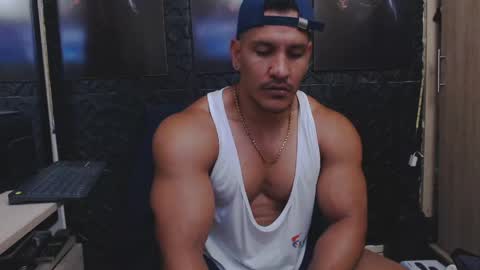 Snapshot of viktorherrera chatting on 05.24.26 Viktor Herrera online show from 05.24.26