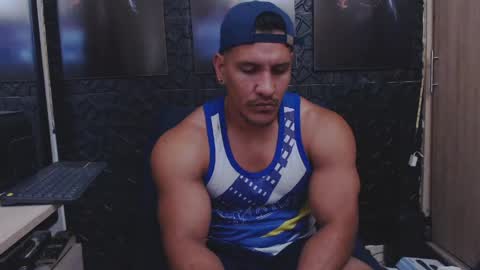 Snapshot of viktorherrera chatting on 05.25.26 Viktor Herrera online show from 05.25.26
