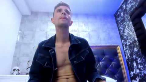 Snapshot of viktorholmes chatting on 01.21.25 Viktor online show from 01.21.25