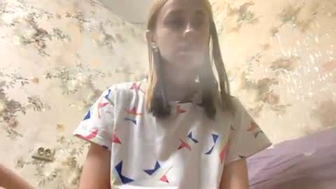 Snapshot of viktoria9898 chatting on 06.25.26 Sweett online show from 06.25.26