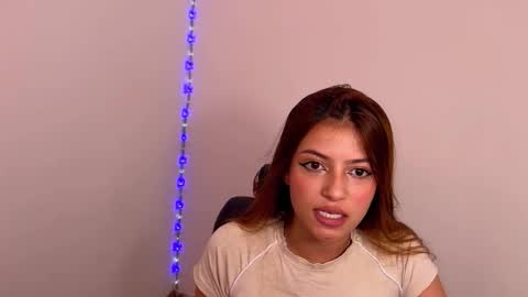 Snapshot of viky_evanss chatting on 05.19.26 viky_evanss online show from 05.19.26