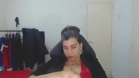 Snapshot of vikyadams chatting on 03.08.25 VIKY ADAMS online show from 03.08.25