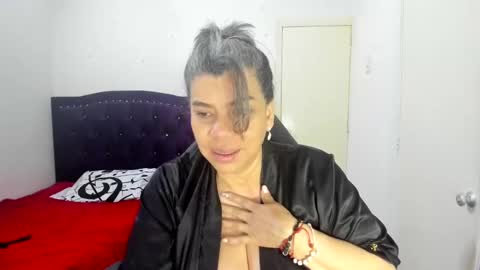 Snapshot of vikyadams chatting on 09.18.25 VIKY ADAMS online show from 09.18.25