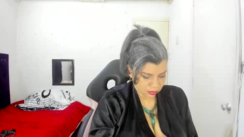 Snapshot of vikyadams chatting on 09.25.25 VIKY ADAMS online show from 09.25.25