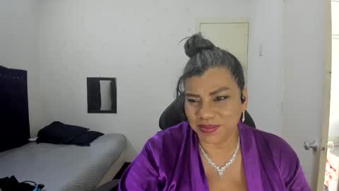 Snapshot of vikyadams chatting on 10.14.25 VIKY ADAMS online show from 10.14.25