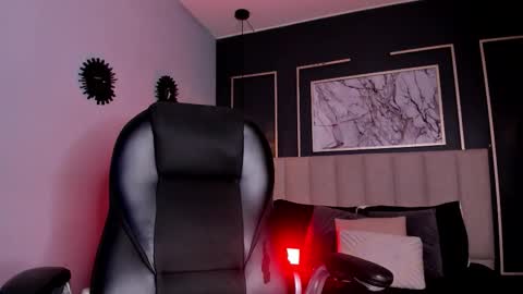 Victoria online show from 12.13.25