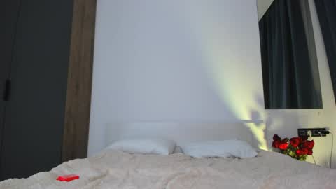 Villanelle online show from 04.24.26