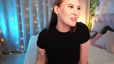 Snapshot of vimilka chatting on 04.18.26 Vi online show from 04.18.26