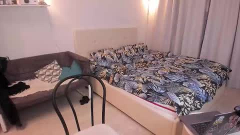 Dimoooooon online show from 10.19.25