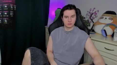 Snapshot of vincent__strong chatting on 01.19.26 Vincent Strong online show from 01.19.26