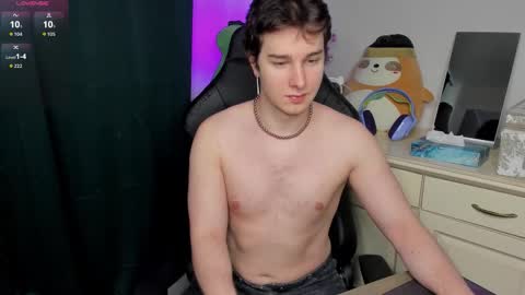 Snapshot of vincent__strong chatting on 02.13.26 Vincent Strong online show from 02.13.26