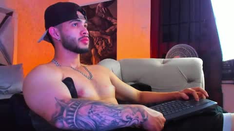 Snapshot of vincentblack_ chatting on 04.05.26 Vincent online show from 04.05.26