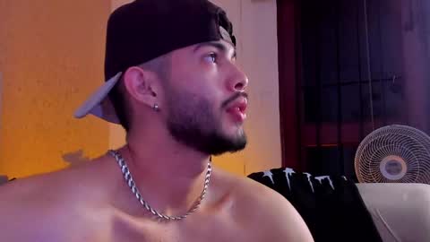 Snapshot of vincentblack_ chatting on 04.12.26 Vincent online show from 04.12.26