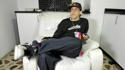 Snapshot of vincenthunter chatting on 01.27.25 Vincent online show from 01.27.25