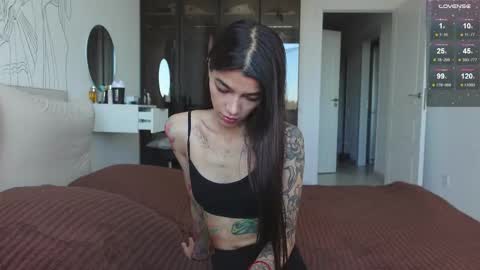 vinkitinkii online show from 10.18.25