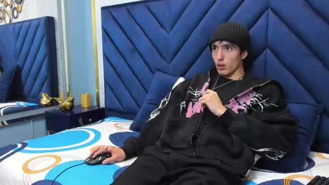 Snapshot of vinniematte chatting on 02.28.25 vinniematte online show from 02.28.25