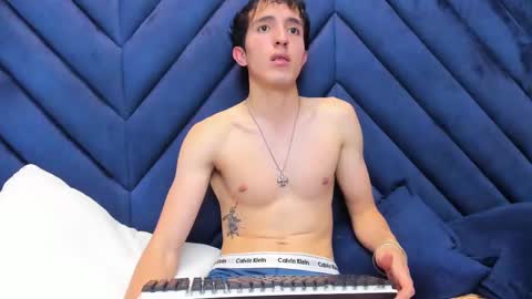 Snapshot of vinniematte chatting on 03.02.25 vinniematte online show from 03.02.25