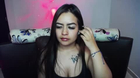 Snapshot of vio_let_ chatting on 12.15.24 Daniela online show from 12.15.24