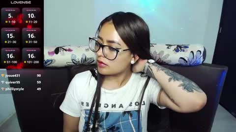 Snapshot of vio_let_ chatting on 02.17.25 Daniela online show from 02.17.25