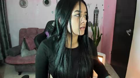 Snapshot of vio_let_ chatting on 09.19.25 Daniela online show from 09.19.25
