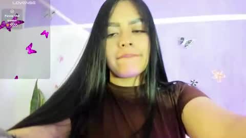Snapshot of vio_let_ chatting on 07.24.26 Daniela online show from 07.24.26