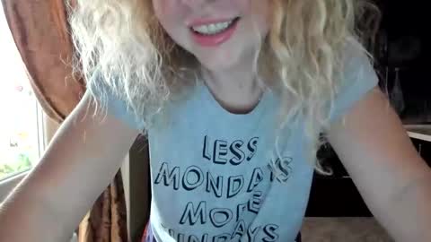 Snapshot of viodetta chatting on 09.21.25 viodetta online show from 09.21.25