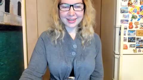 Snapshot of viodetta chatting on 10.24.25 viodetta online show from 10.24.25