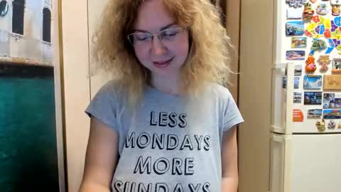 Snapshot of viodetta chatting on 10.26.25 viodetta online show from 10.26.25