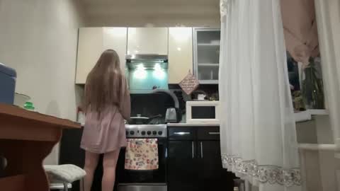 Snapshot of viola_1 chatting on 12.18.24 Funny girl online show from 12.18.24