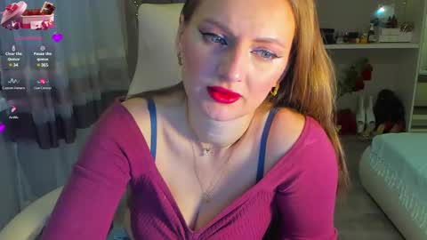 Snapshot of viola_1 chatting on 02.26.25 Funny girl online show from 02.26.25